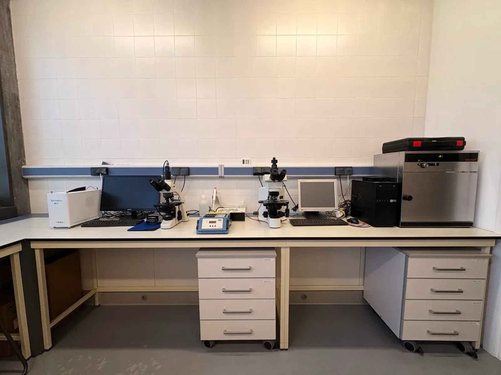 Instalaciones y equipamiento del laboratorio de TechnoSperm